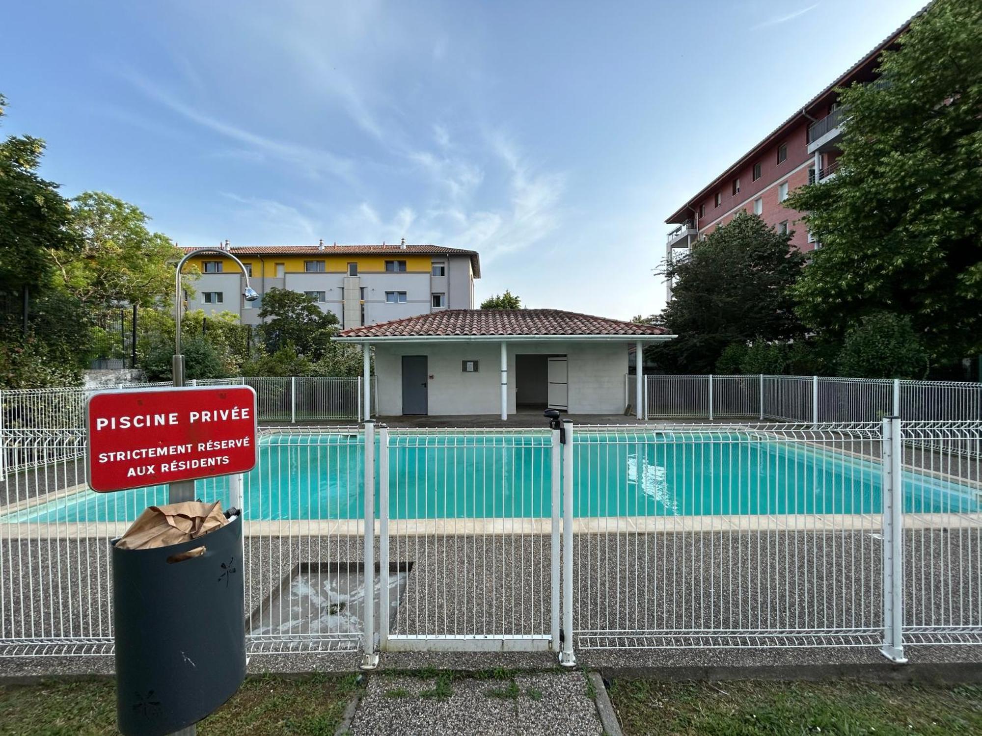 Appartement Cosy Agen Centre Avec Lit King Size Exterior foto